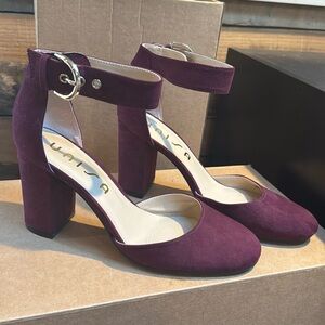 Unisa Heels Womens 8M Casual Block Heels Ankle Strappy Pumps Burgundy Fabric